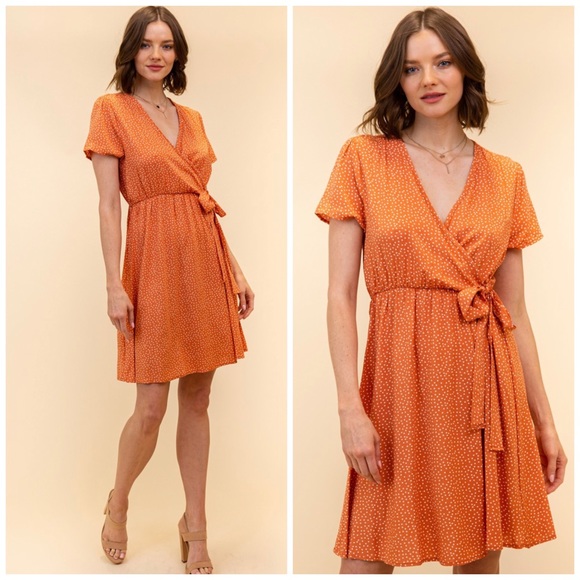 🆕Wrap style polka dot dress - Picture 1 of 5